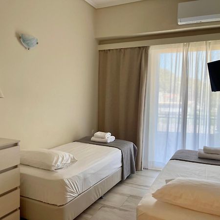 Poros Town Helen Hotel מראה חיצוני תמונה