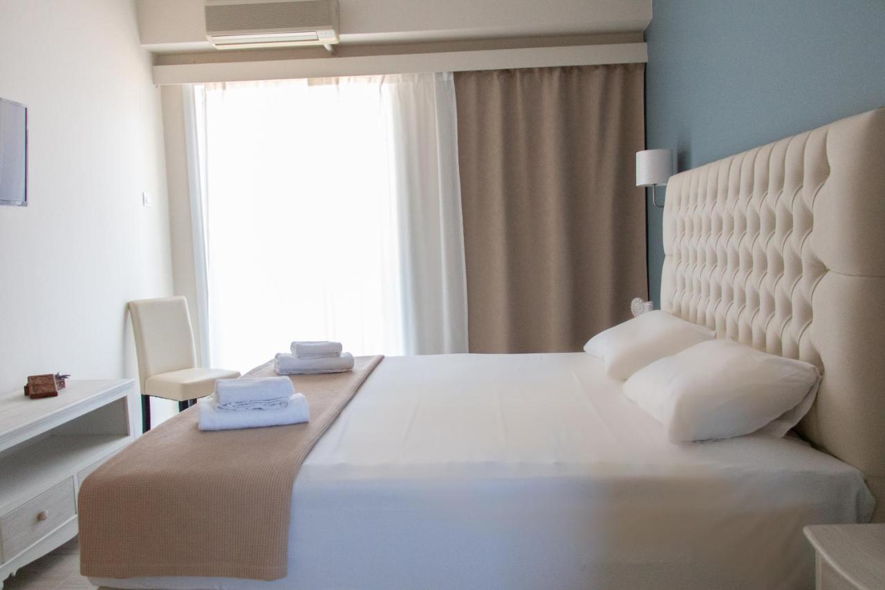 Poros Town Helen Hotel מראה חיצוני תמונה