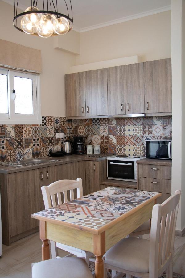 Poros Town Helen Hotel מראה חיצוני תמונה