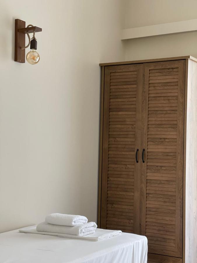 Poros Town Helen Hotel מראה חיצוני תמונה