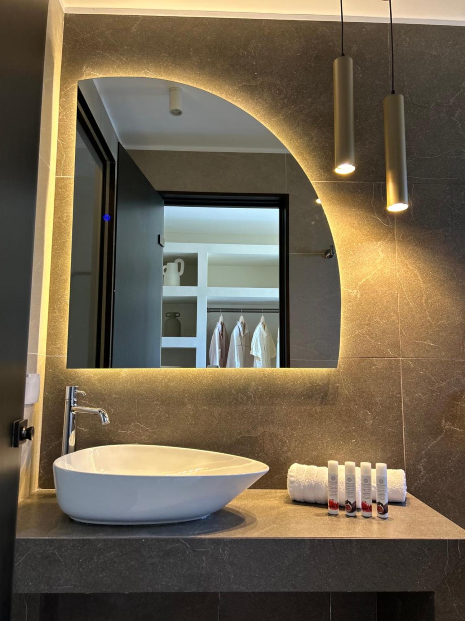 Poros Town Helen Hotel מראה חיצוני תמונה