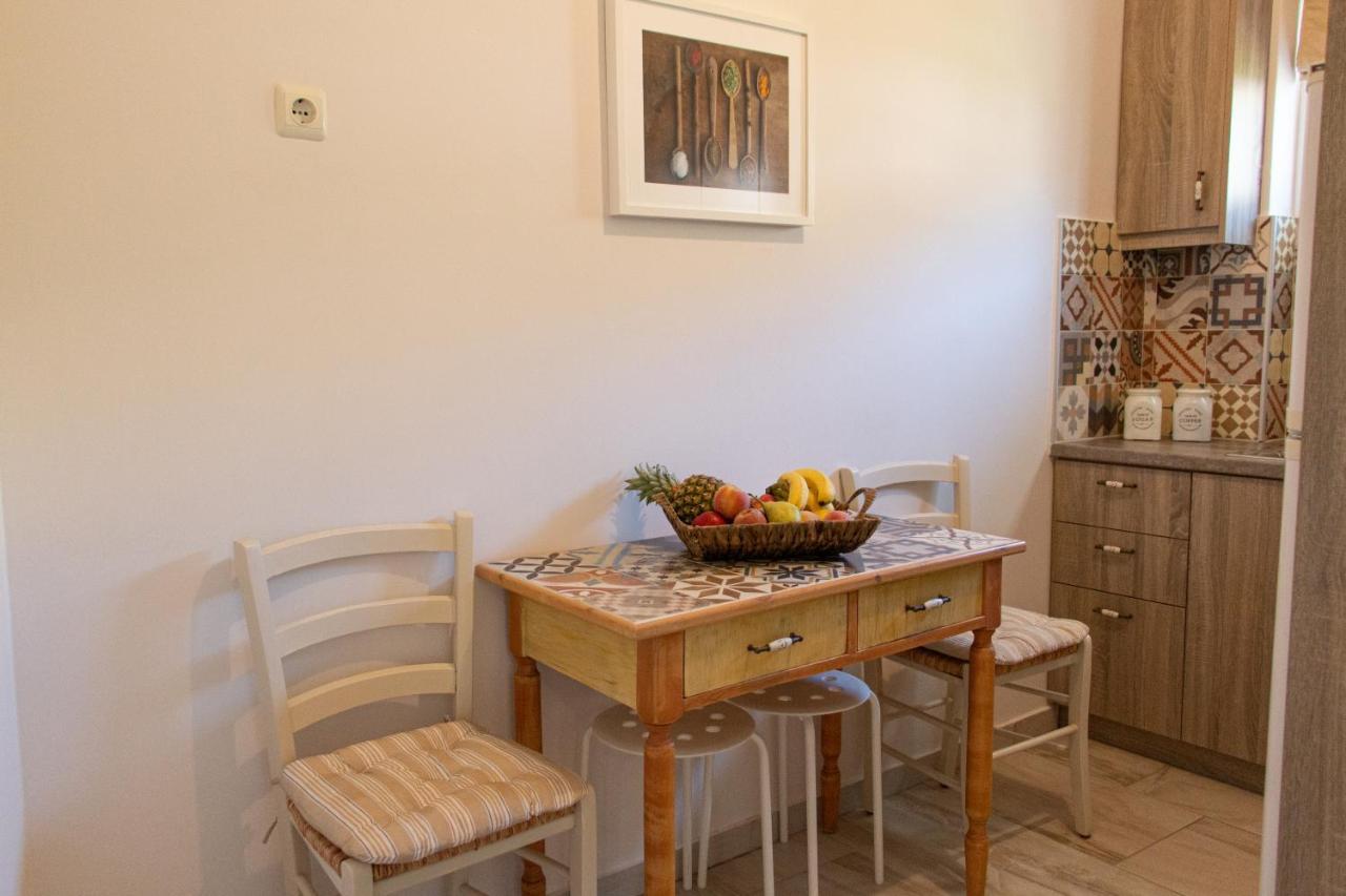 Poros Town Helen Hotel מראה חיצוני תמונה